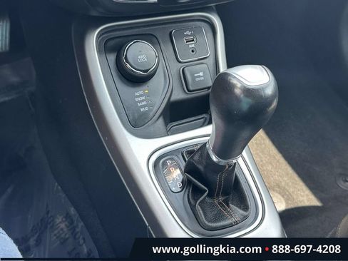 Used 2019 Jeep Compass Latitude w/ Cold Weather Group AWD/4WD image 30