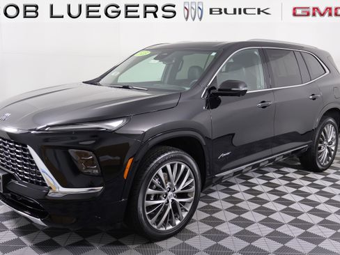 Certified 2025 Buick Enclave Avenir image 5