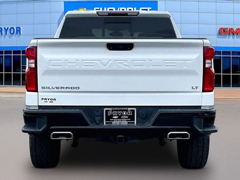 Used 2022 Chevrolet Silverado 1500 LT Trail Boss w/ Convenience Package II AWD/4WD image 6