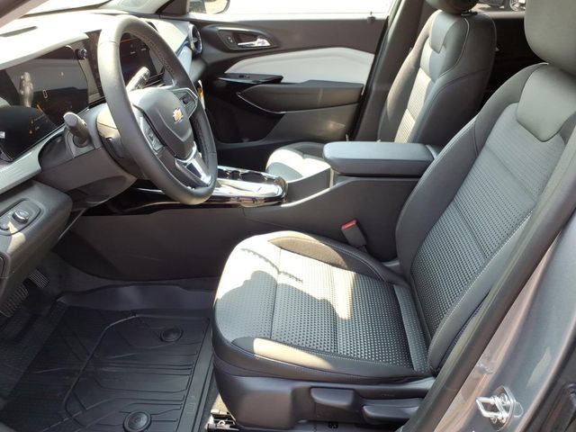 New 2026 Chevrolet Trax LT w/ Driver Confidence Package FWD image 6