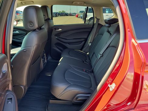 Used 2019 Buick Envision Essence FWD image 12