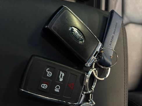 Used 2024 Land Rover Defender 110 X-Dynamic SE AWD/4WD image 26
