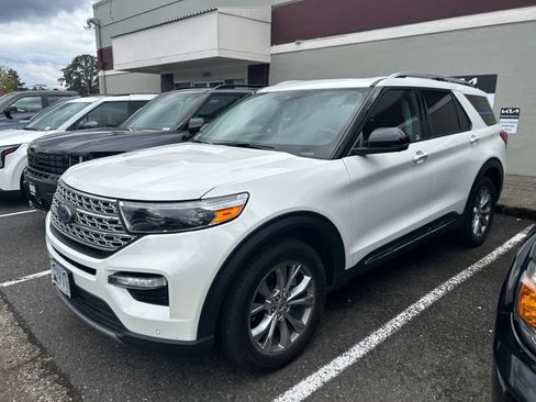 Used 2022 Ford Explorer Limited w/ Equipment Group 301A AWD/4WD image 1