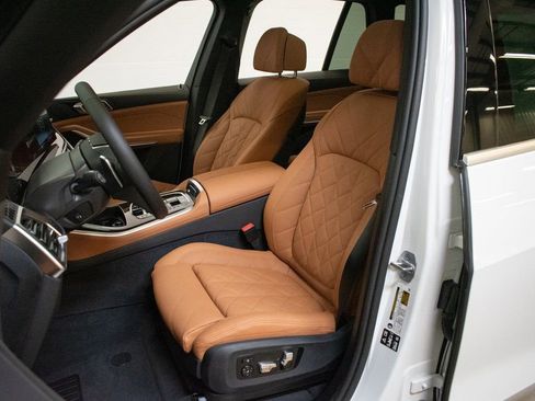 New 2026 BMW X5 xDrive40i w/ Climate Comfort Package image 21