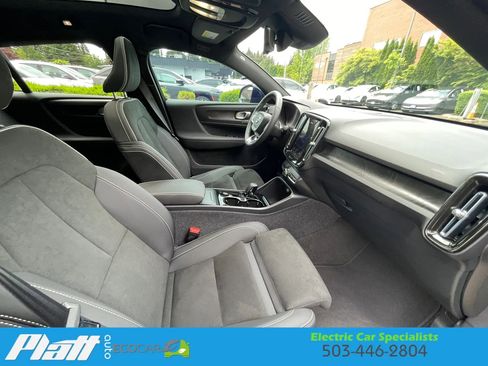 Used 2023 Volvo C40 P8 Recharge Ultimate AWD/4WD image 55