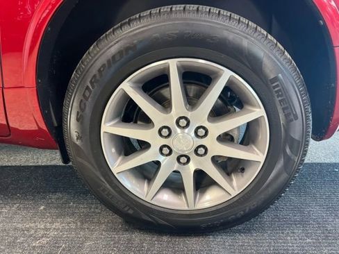 Used 2014 Buick Enclave Leather image 17