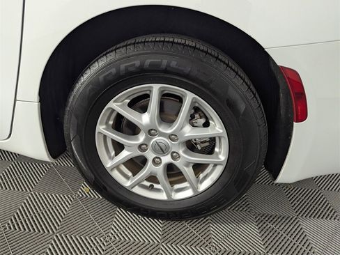 Used 2022 Chrysler Voyager LX image 19