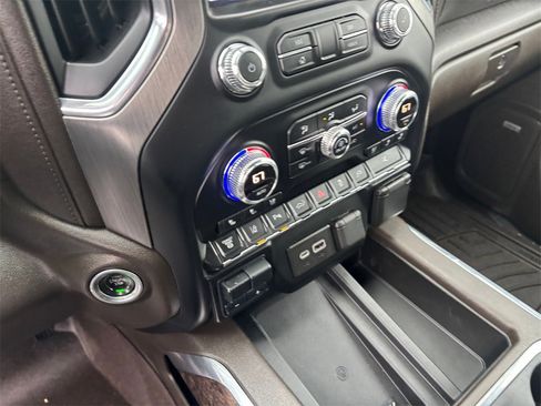 Certified 2022 GMC Sierra 3500 Denali image 19