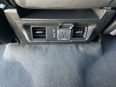 Used 2025 GMC Sierra 1500 SLT AWD/4WD image 15