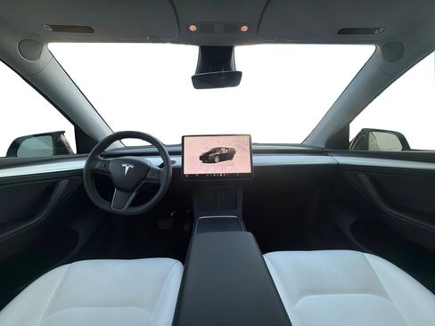 Used 2024 Tesla Model Y Long Range AWD/4WD image 21