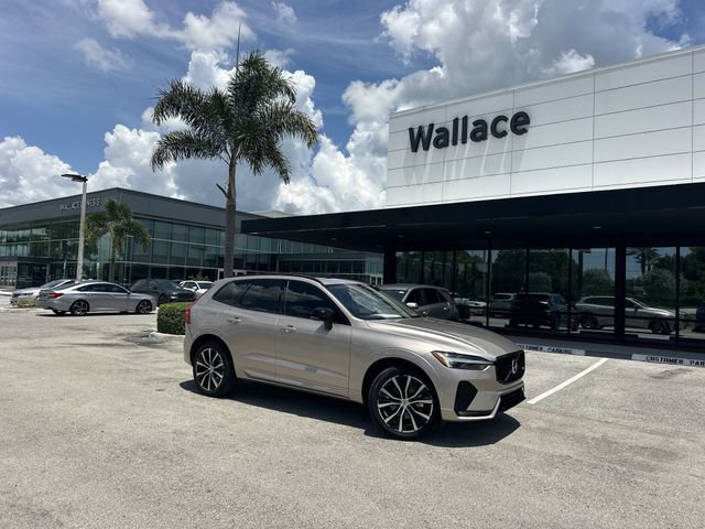 Used 2024 Volvo XC60 B5 Ultimate w/ Protection Package Premier AWD/4WD image 1