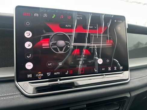 New 2026 Volkswagen Tiguan SE image 11