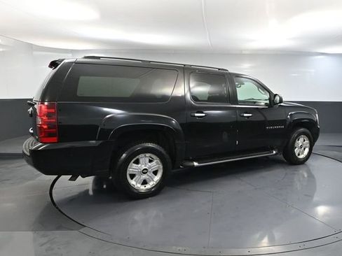 Used 2008 Chevrolet Suburban LT w/ LT Preferred Equipment Group image 4