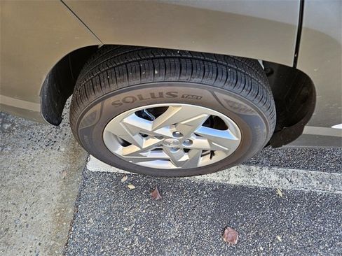 Used 2026 Hyundai Kona SE image 9