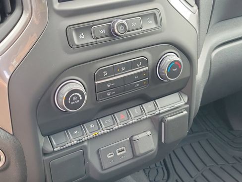 Used 2023 Chevrolet Silverado 1500 Custom image 25