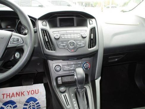 Used 2018 Ford Focus SE image 14