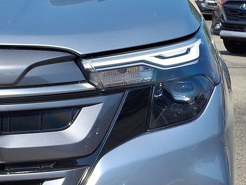Used 2025 Subaru Forester Premium AWD/4WD image 9