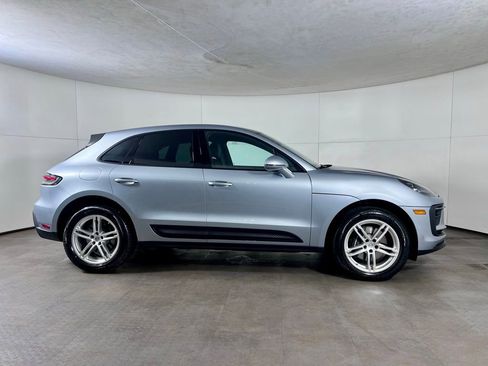 Certified 2025 Porsche Macan AWD/4WD image 8