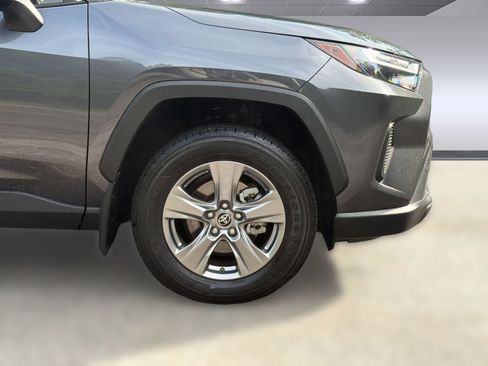 Used 2025 Toyota RAV4 LE AWD/4WD image 11