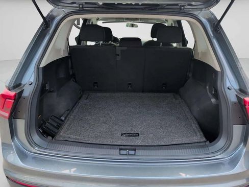 Used 2020 Volkswagen Tiguan S image 32