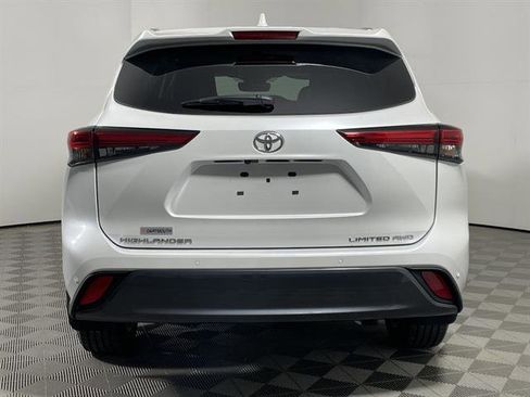 Used 2023 Toyota Highlander Limited AWD/4WD image 6