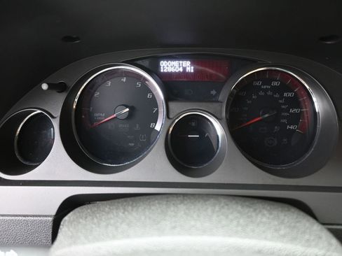 Used 2011 GMC Acadia Denali image 7