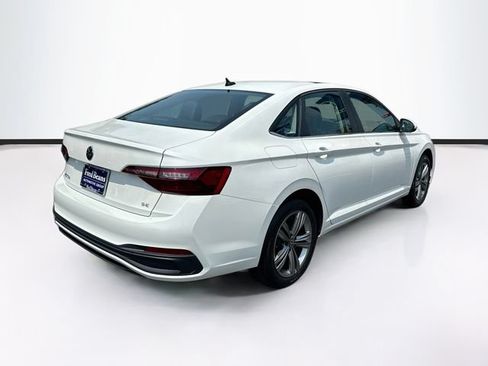 Used 2023 Volkswagen Jetta SE FWD image 10