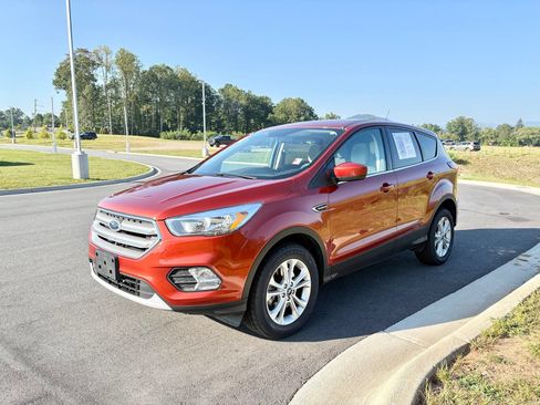 Used 2019 Ford Escape SE AWD/4WD image 3