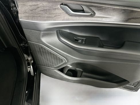 Used 2024 Jeep Grand Cherokee L Limited w/ Luxury Tech Group II image 34