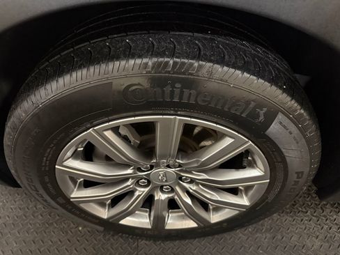 Used 2022 Cadillac XT4 Premium Luxury w/ Enhanced Visibility Package image 18