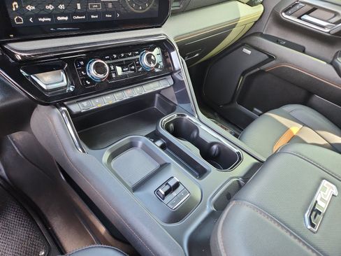 Used 2024 GMC Sierra 2500 AT4 w/ Technology Package image 19