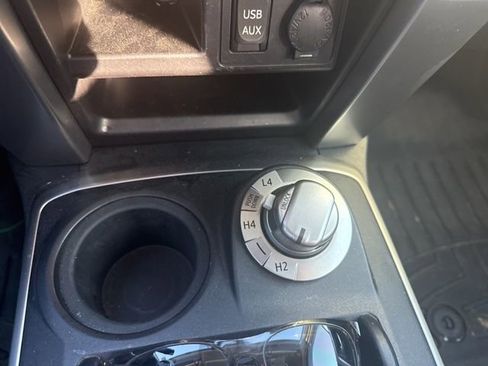 Used 2017 Toyota 4Runner SR5 AWD/4WD image 7
