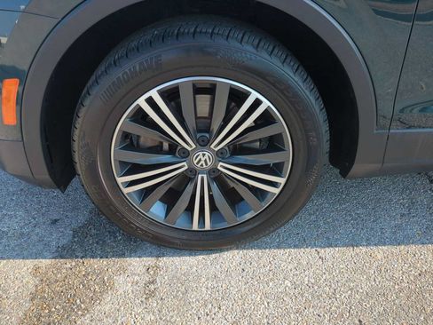 Used 2018 Volkswagen Tiguan SE FWD image 31