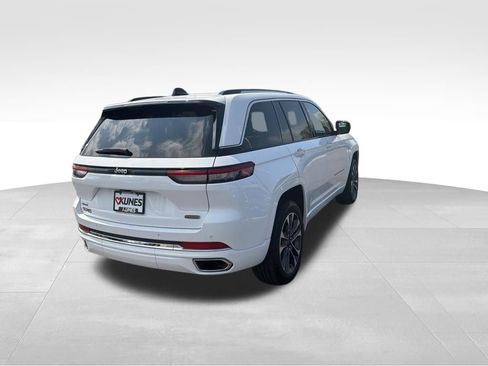 Used 2023 Jeep Grand Cherokee Overland AWD/4WD image 10