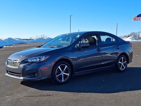 Used 2019 Subaru Impreza 2.0i Premium image 3