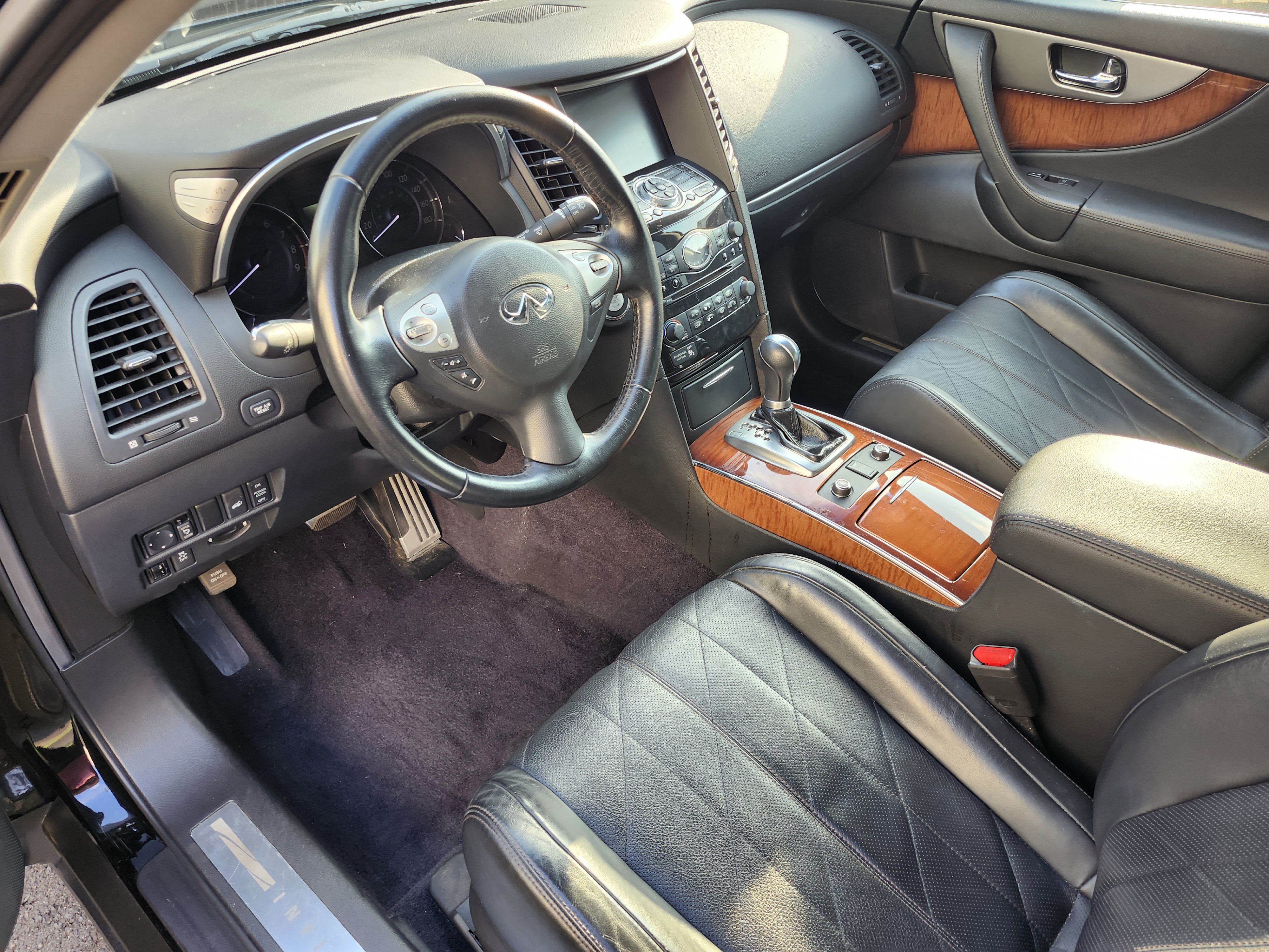 Used 2013 INFINITI FX37 AWD w/ Premium Pkg image 4