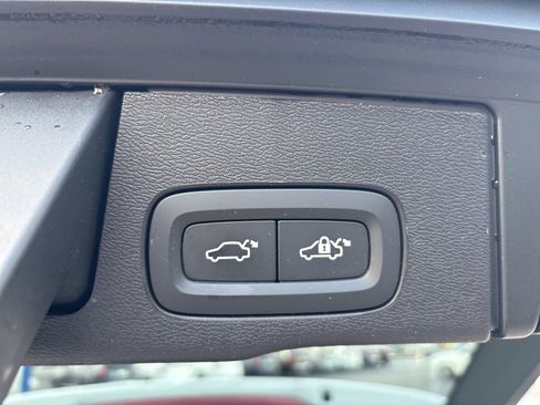 Certified 2025 Volvo XC60 B5 Plus image 47