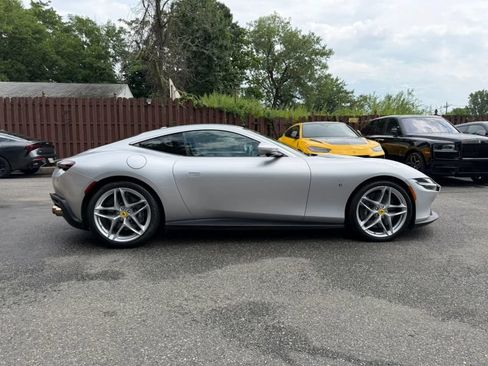Used 2021 Ferrari Roma RWD image 5