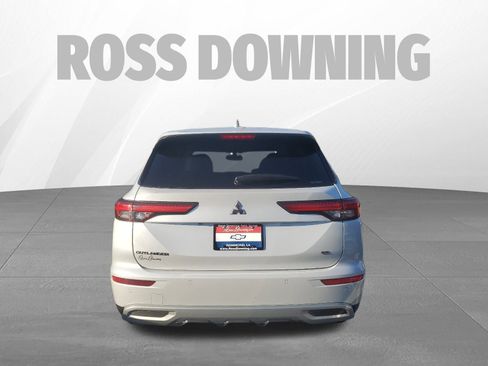 Used 2023 Mitsubishi Outlander SE image 5