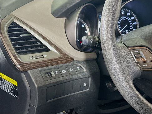 Used 2017 Hyundai Santa Fe Sport image 10