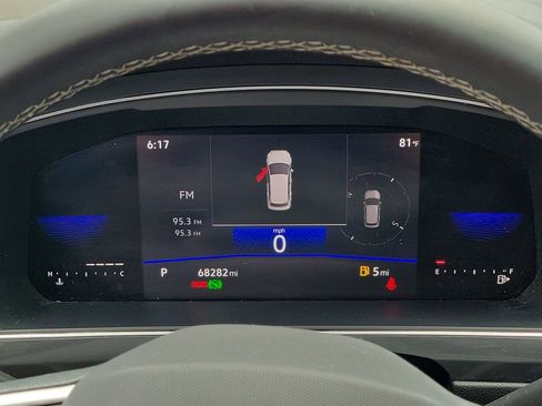 Used 2022 Volkswagen Tiguan SE w/ Panoramic Sunroof Package image 28