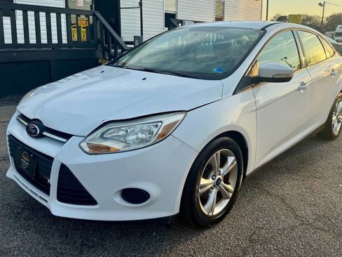 Used 2014 Ford Focus SE image 1