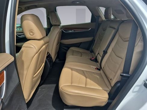 Used 2017 Cadillac XT5 Platinum AWD/4WD image 16