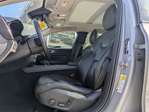 Used 2024 Volvo S60 B5 Plus image 3