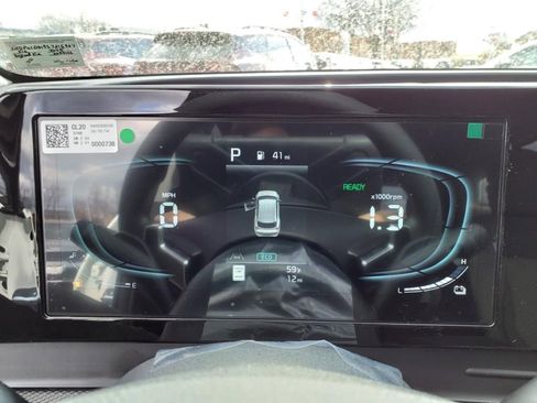 Used 2025 Kia Sportage LX image 18
