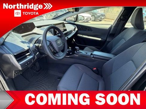 Used 2024 Toyota Prius LE FWD image 5