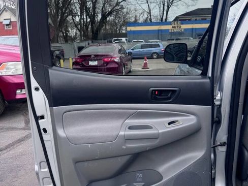 Used 2006 Toyota Tacoma PreRunner image 15