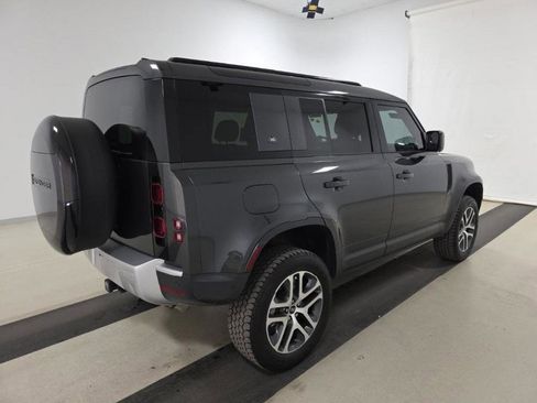 Used 2024 Land Rover Defender 110 S image 2