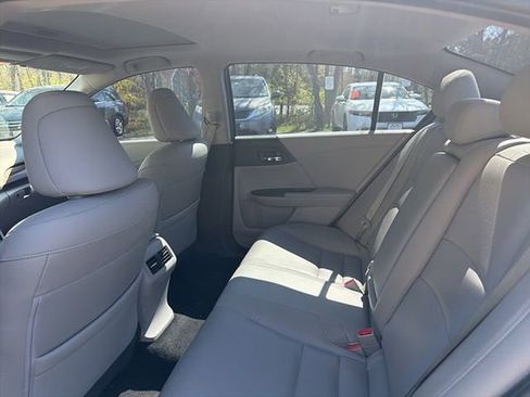 Used 2017 Honda Accord EX-L image 16