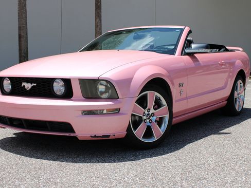 Used 2006 Ford Mustang GT RWD image 4